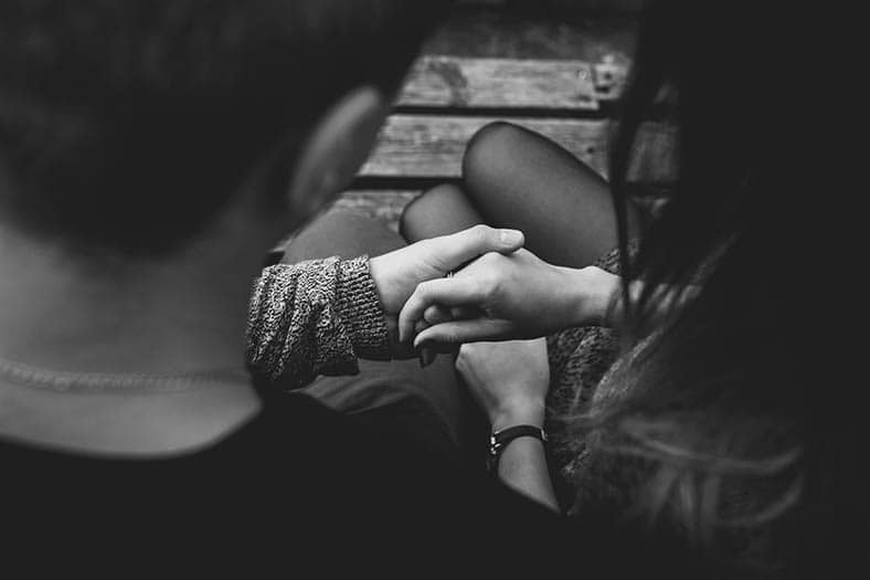 Era Tinder e as relações reais que passaram a ser virtuais