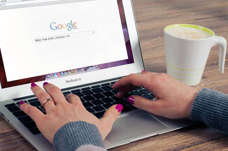 Criação de site ou de perfis nas redes sociais para as marcas?